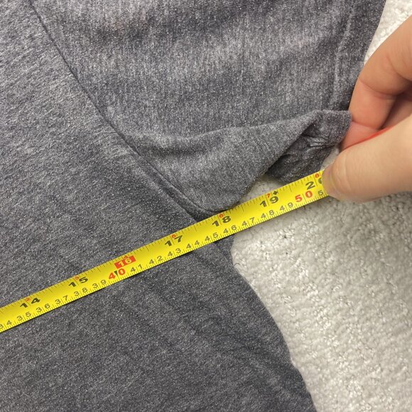 Y2K Volcom Men's Shirt Size M Grey Short Sleeve Crew Neck Skater Graphic Tee - Picture 8 of 10